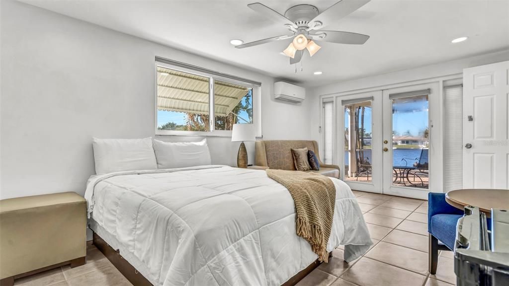 Bedroom, Interior, Recessed Lighting, Water