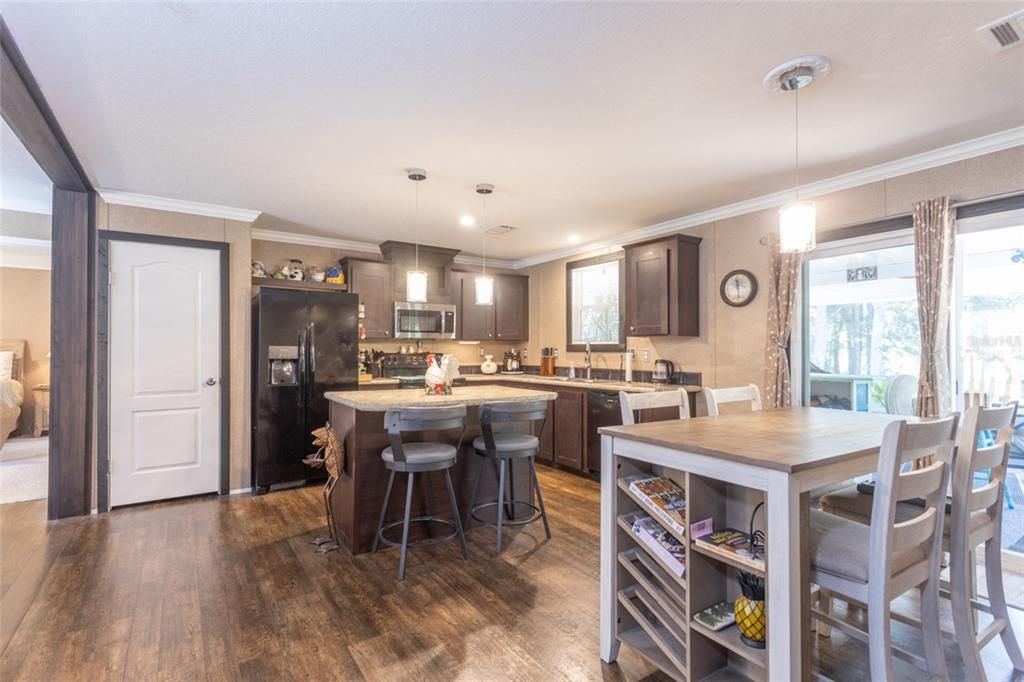 Dining room, Interior, Kitchen, Pendant Lights, Recessed Lighting, Wood Texture Flooring