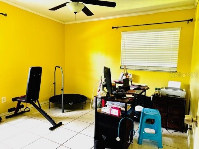 Home Office, Interior