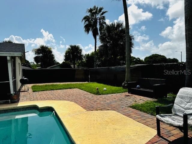 Exterior, Pool