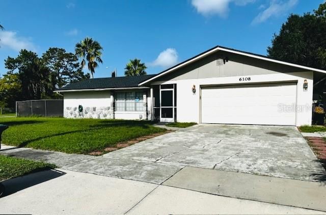 Attached, Exterior, Facade, Ranch
