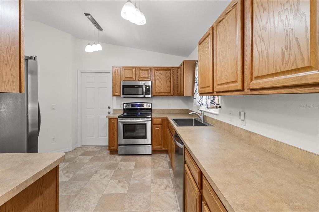 Interior, Kitchen, Pendant Lights, Stainless Steel Appliances