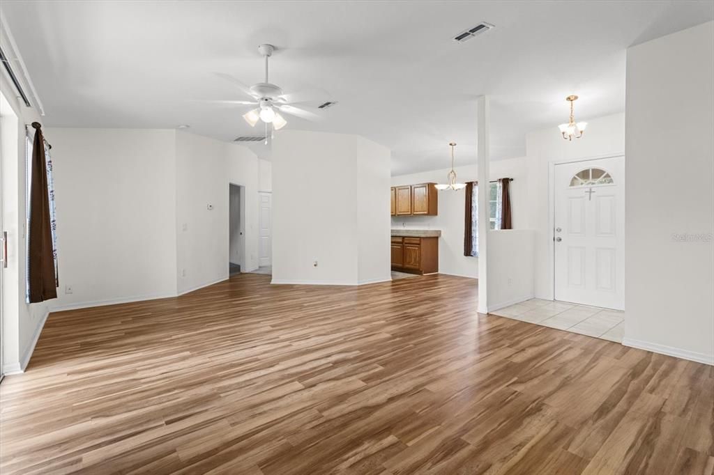 Chandelier, Empty room, Interior, Pendant Lights, Wood Texture Flooring