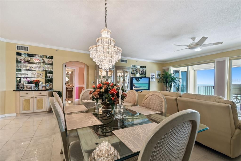 Chandelier, Dining room, Interior, Living room
