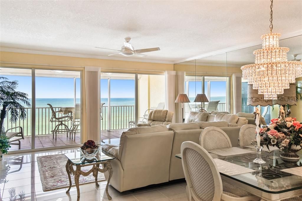 Chandelier, Dining room, Interior, Living room, Water