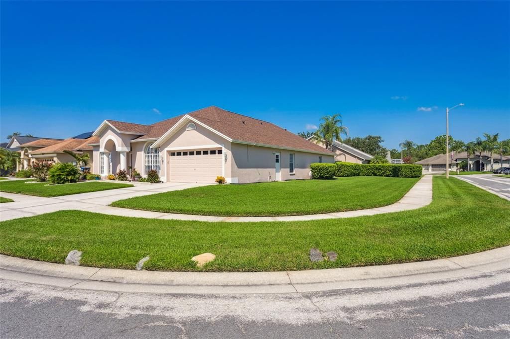 Attached, Exterior, Facade, Ranch