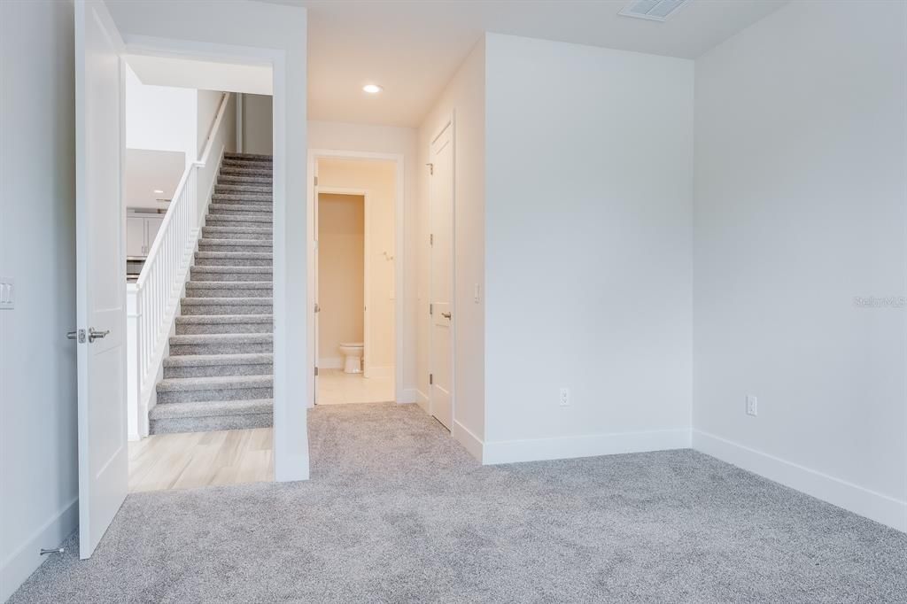 Empty room, Interior, Recessed Lighting