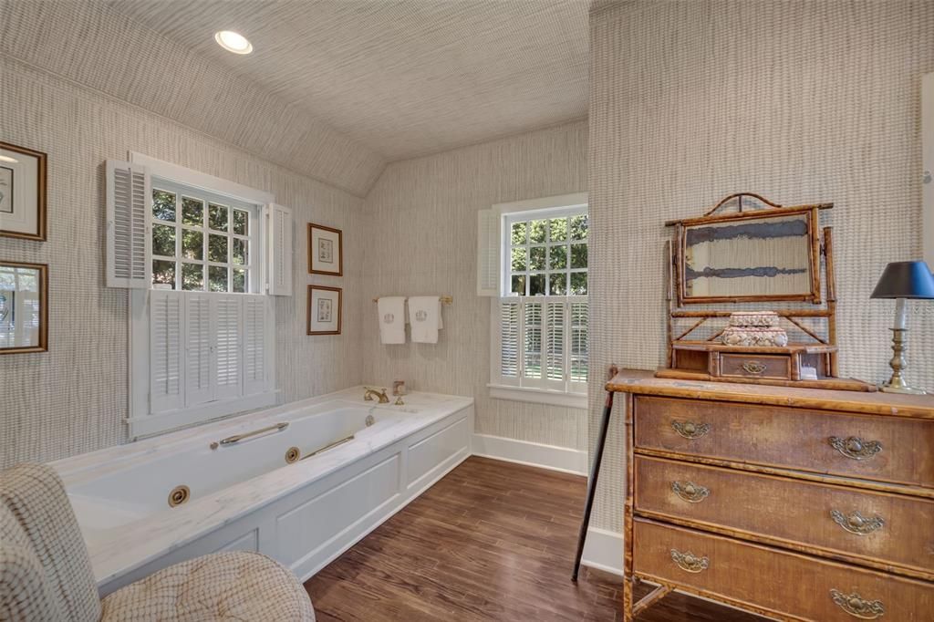 Bathroom, Interior, Recessed Lighting, Wood Texture Flooring