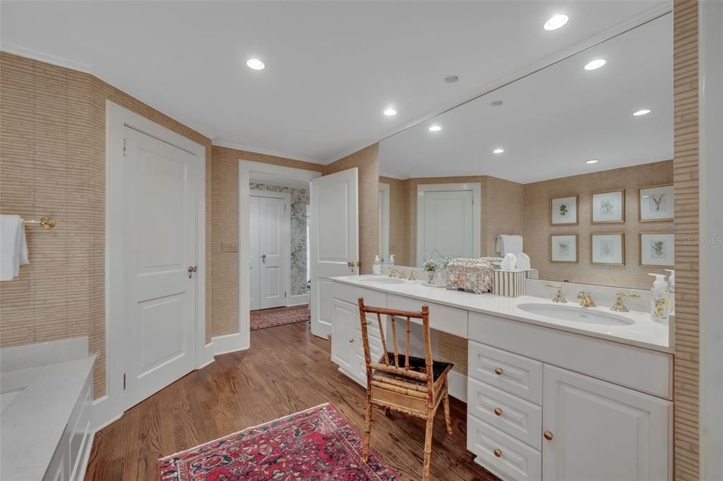 Bathroom, Interior, Recessed Lighting, Wood Texture Flooring