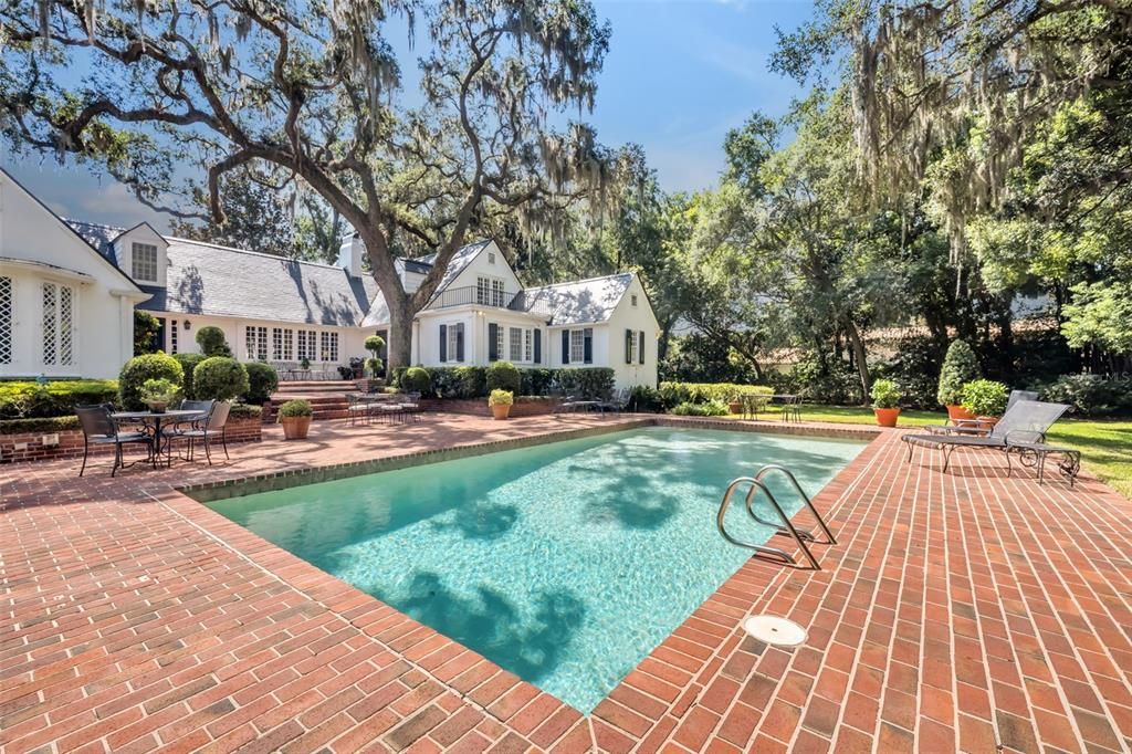 Exterior, Pool