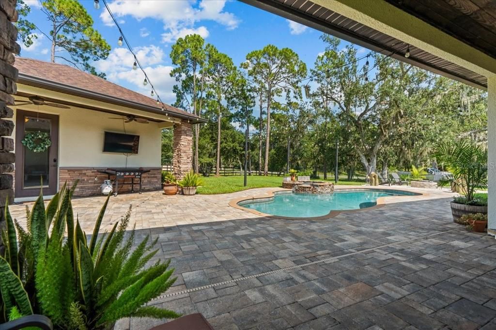 Exterior, Pool