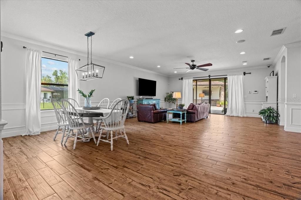 Dining room, Interior, Living room, Pendant Lights, Recessed Lighting, Wood Texture Flooring