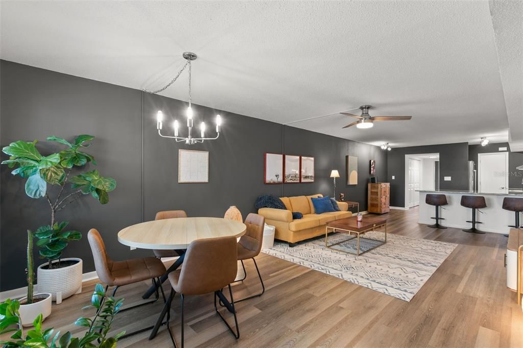 Chandelier, Dining room, Interior, Living room, Pendant Lights, Wood Texture Flooring
