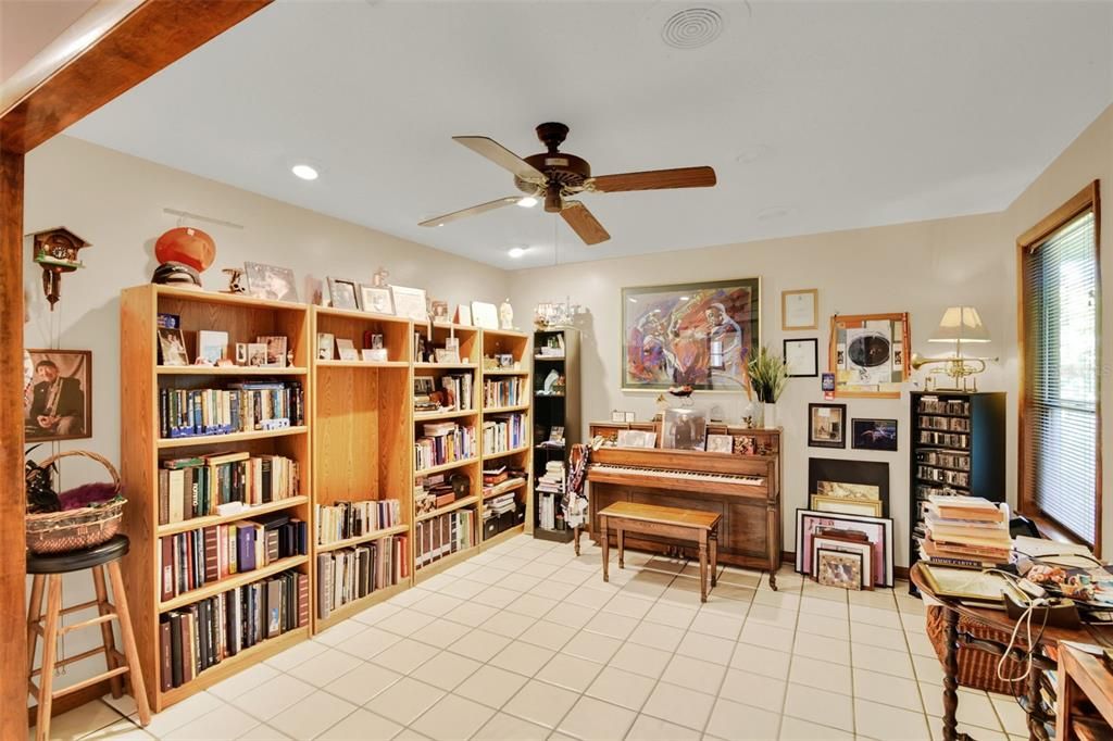 Interior, Piano, Recessed Lighting