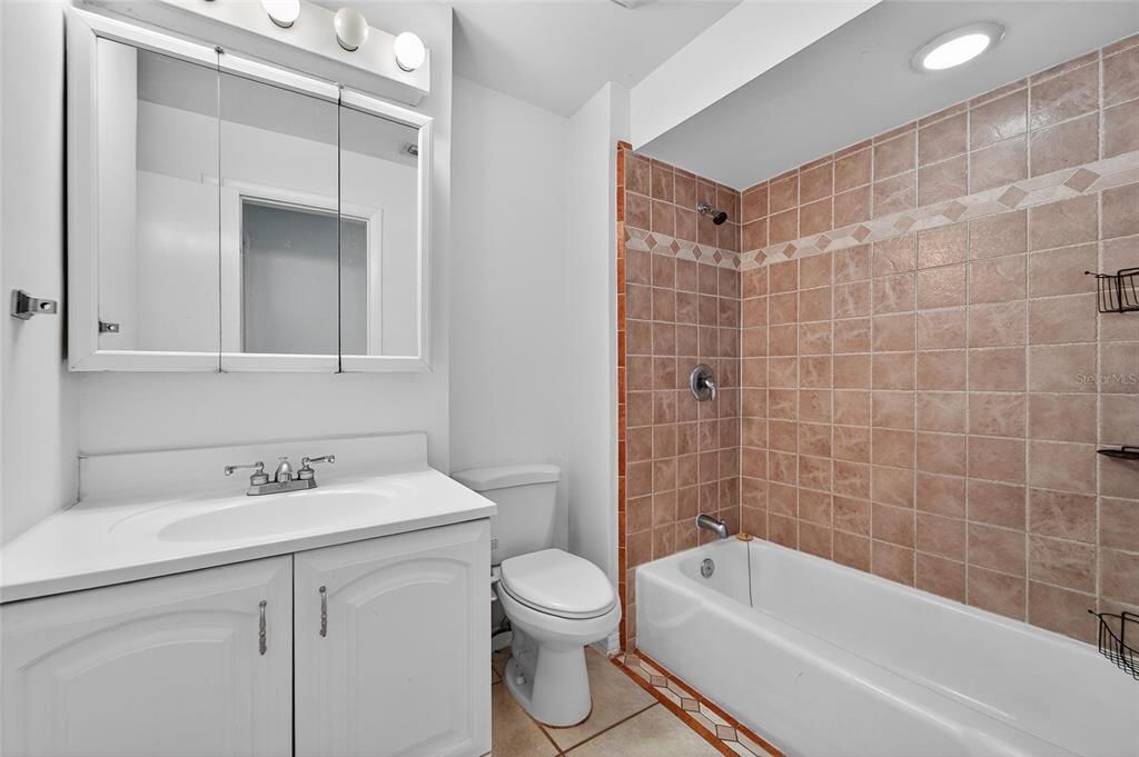 Bathroom, Interior, Recessed Lighting
