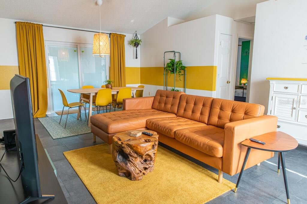 Dining room, Interior, Living room, Pendant Lights