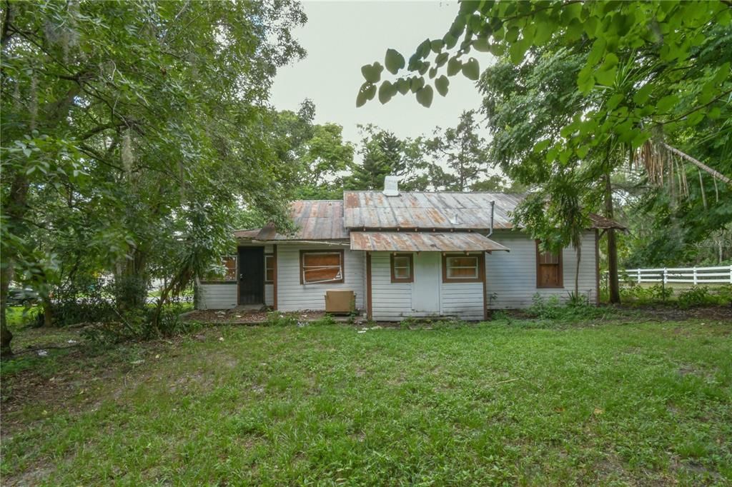 Backyard, Exterior