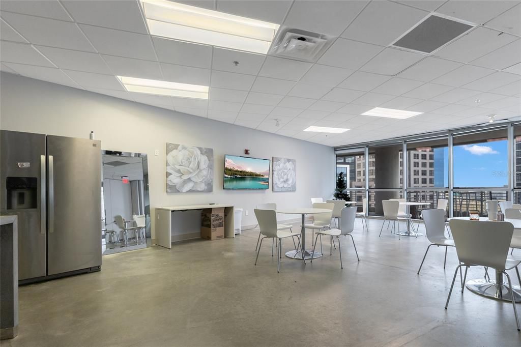 Dining room, Interior, Recessed Lighting