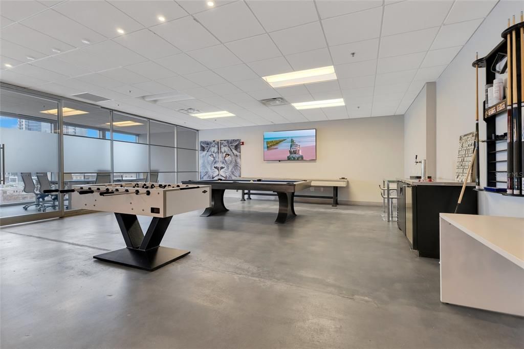 Game Room, Interior, Recessed Lighting
