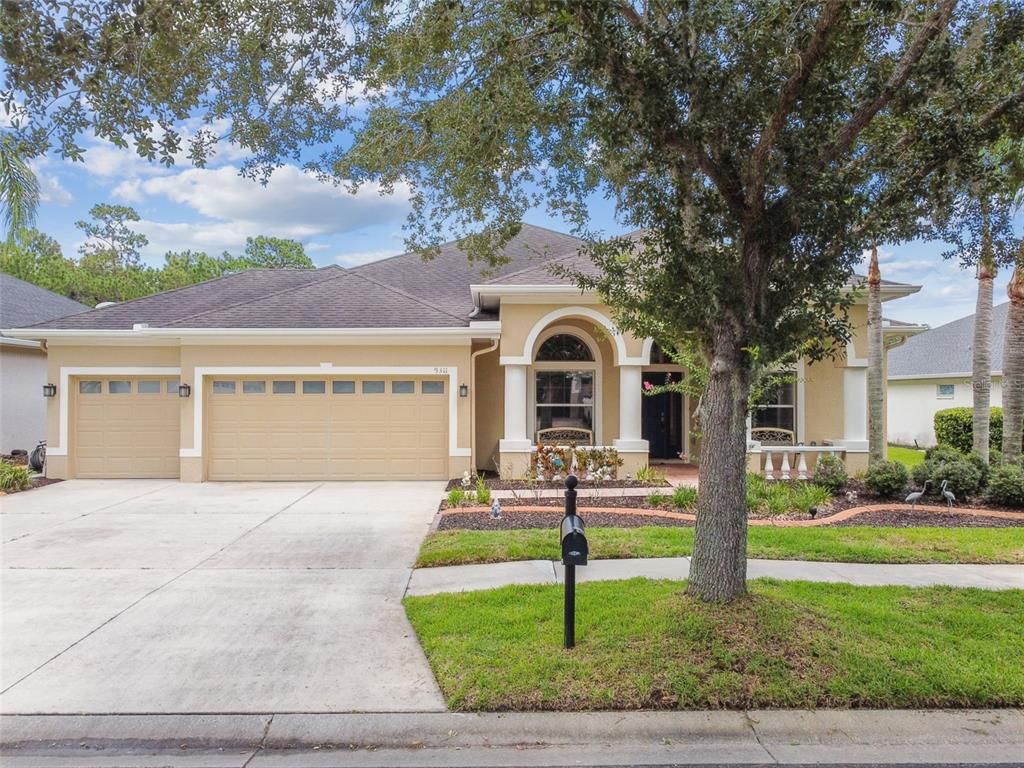 Attached, Exterior, Facade, Ranch