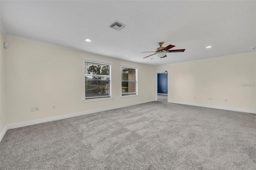 Empty room, Interior, Recessed Lighting