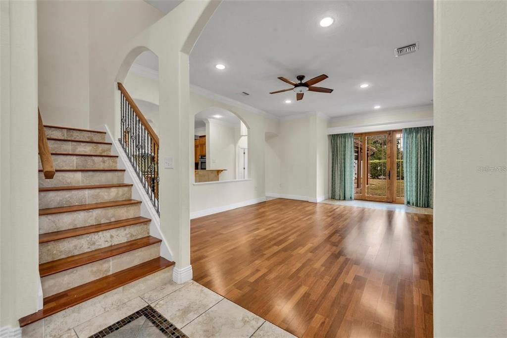 Interior, Recessed Lighting, Wood Texture Flooring