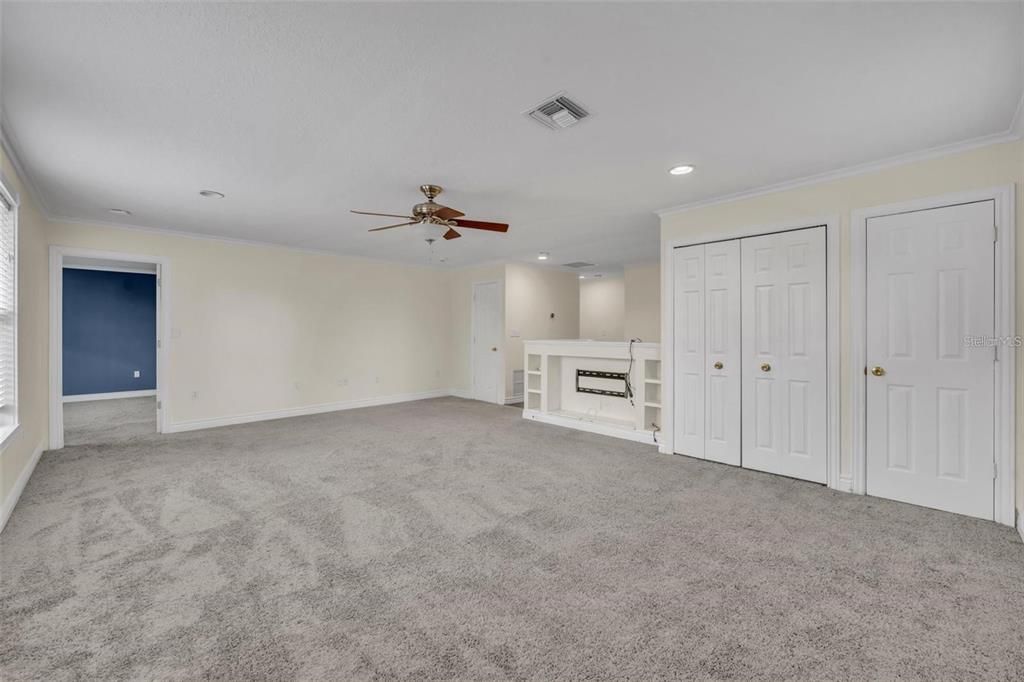 Empty room, Interior, Recessed Lighting