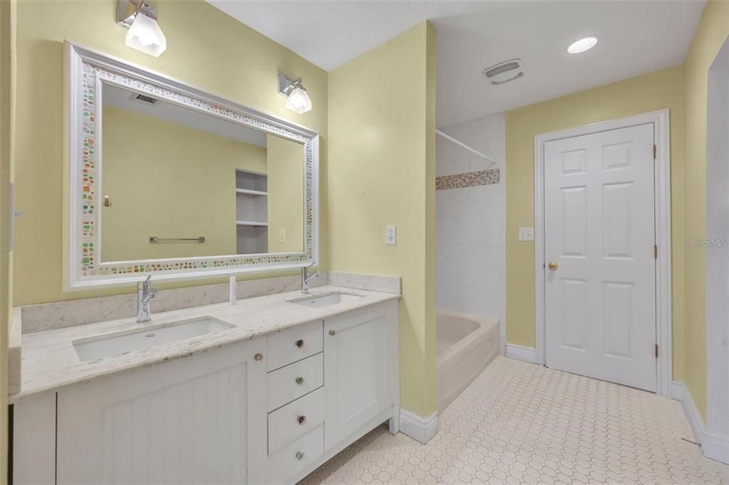 Bathroom, Dual Sink Vanities, Interior, Recessed Lighting
