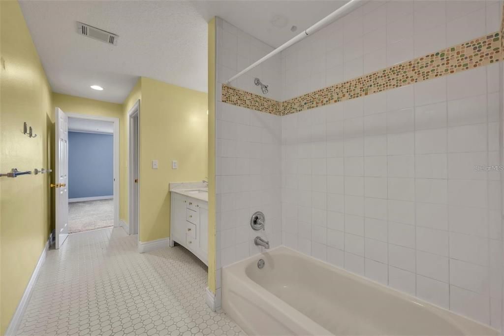 Bathroom, Interior, Recessed Lighting