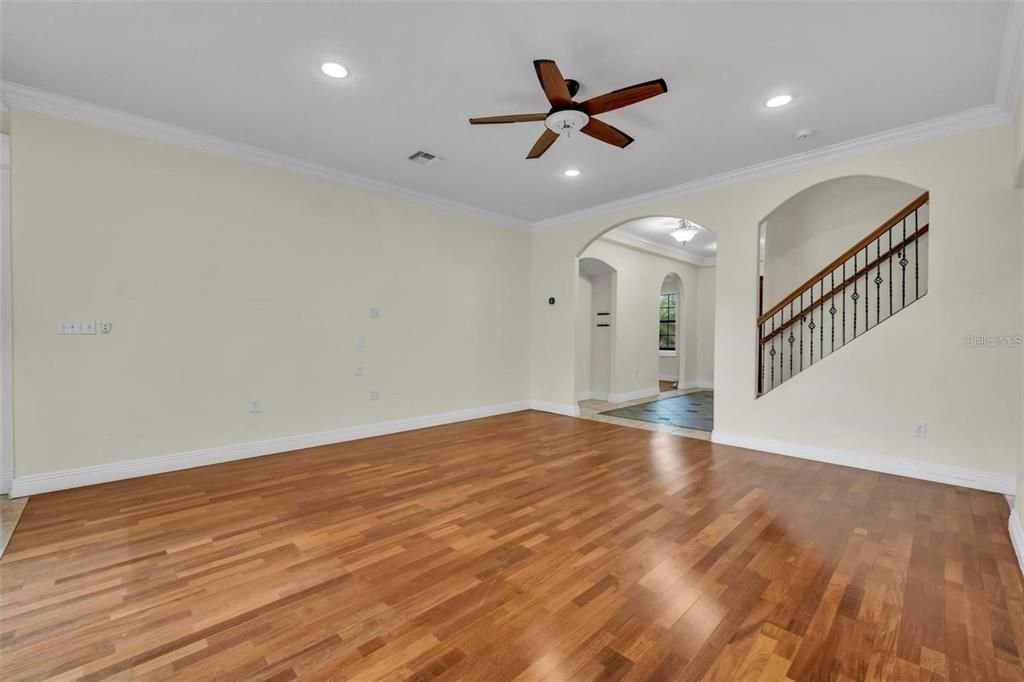 Empty room, Interior, Recessed Lighting, Wood Texture Flooring