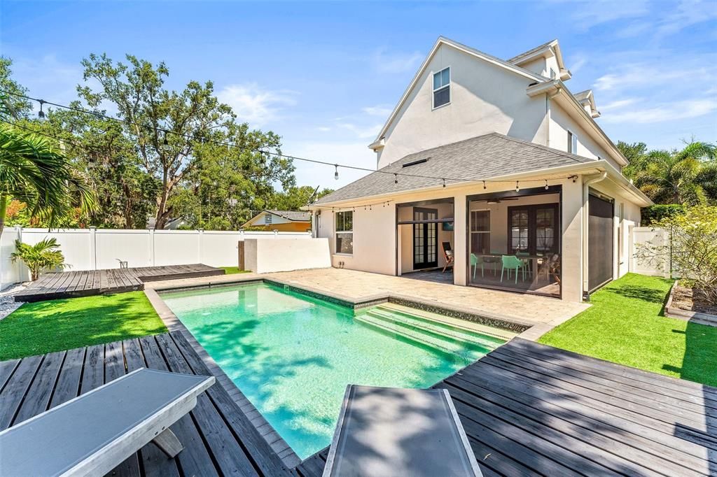 Exterior, Pool