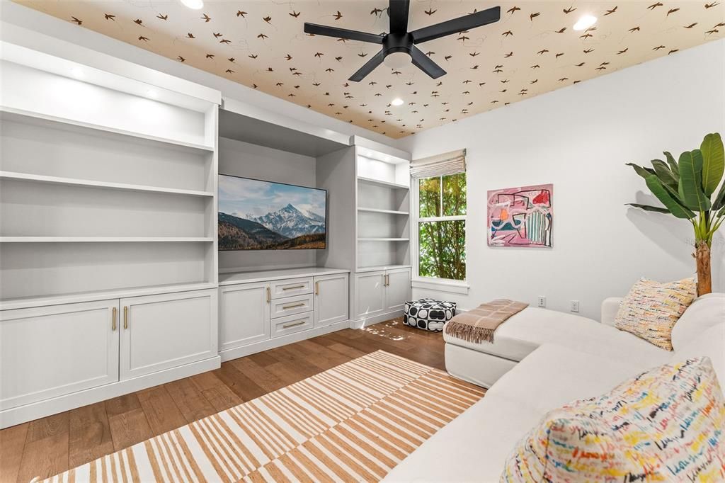 Interior, Recessed Lighting, Wood Texture Flooring