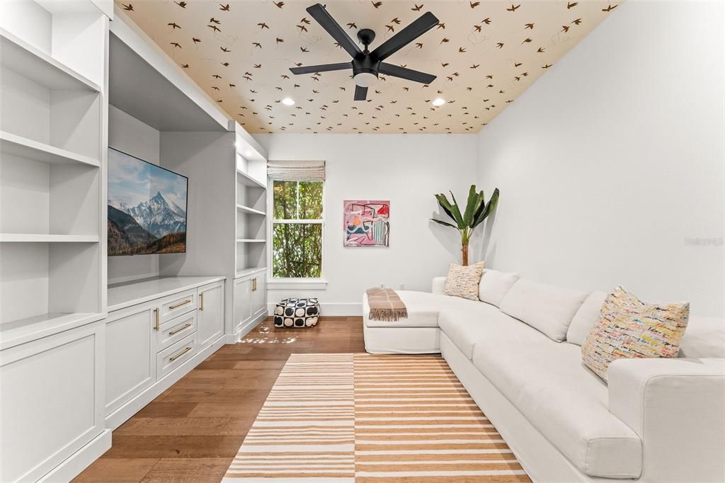 Interior, Living room, Recessed Lighting, Wood Texture Flooring