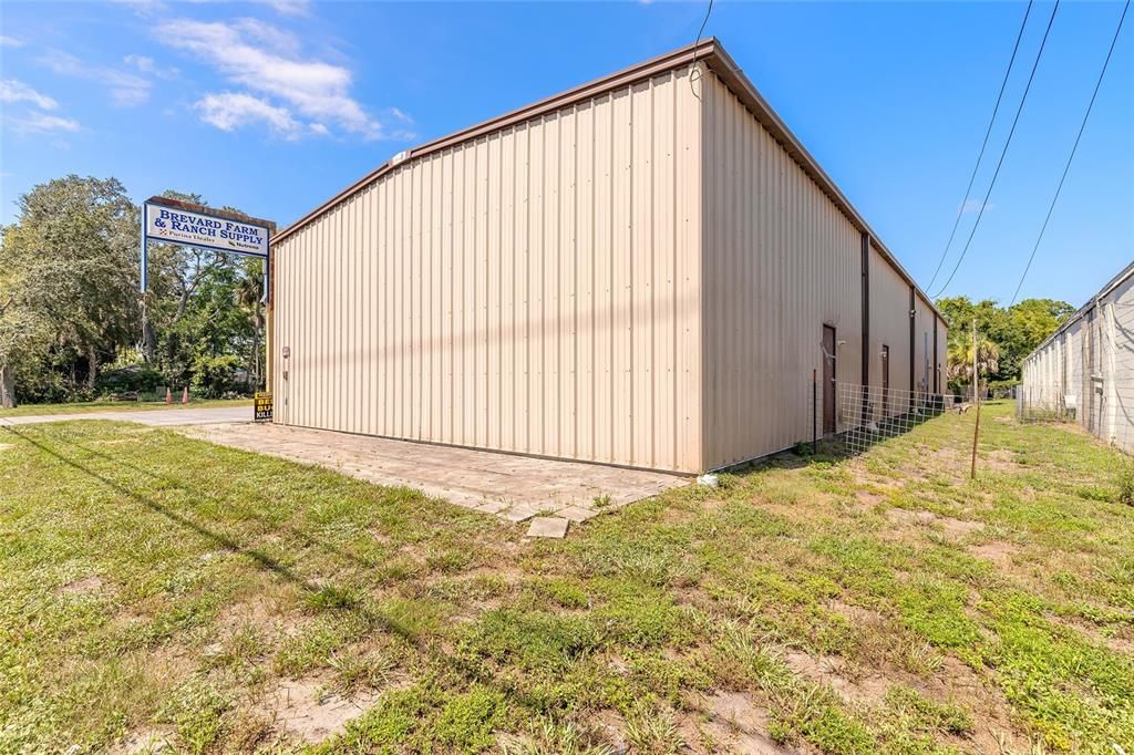Backyard, Exterior