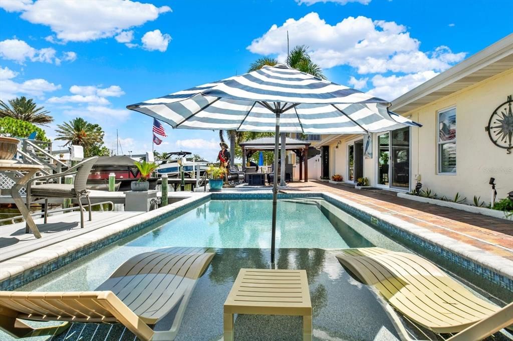 Exterior, Pool