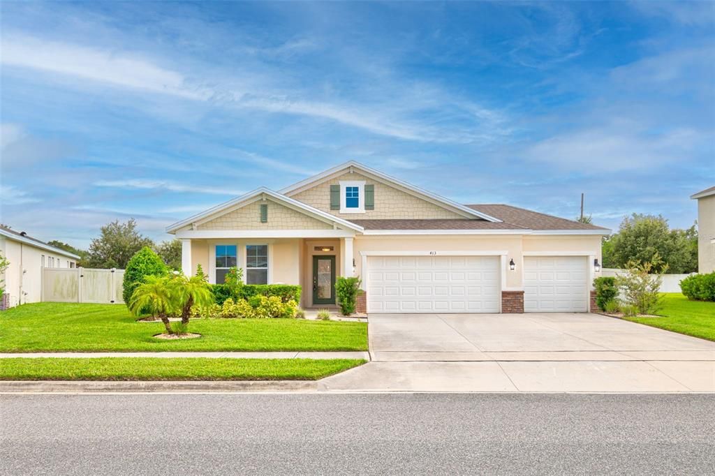 Attached, Exterior, Facade, Ranch