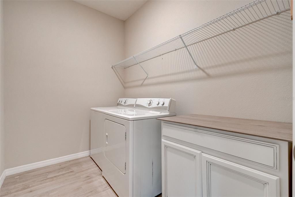 Interior, Washer, Wood Texture Flooring