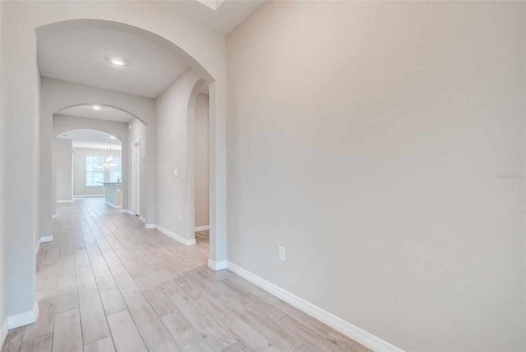 Interior, Recessed Lighting, Wood Texture Flooring