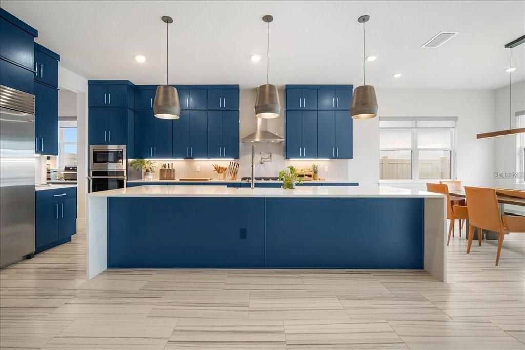 Dining room, Interior, Kitchen, Pendant Lights, Recessed Lighting, Stainless Steel Appliances