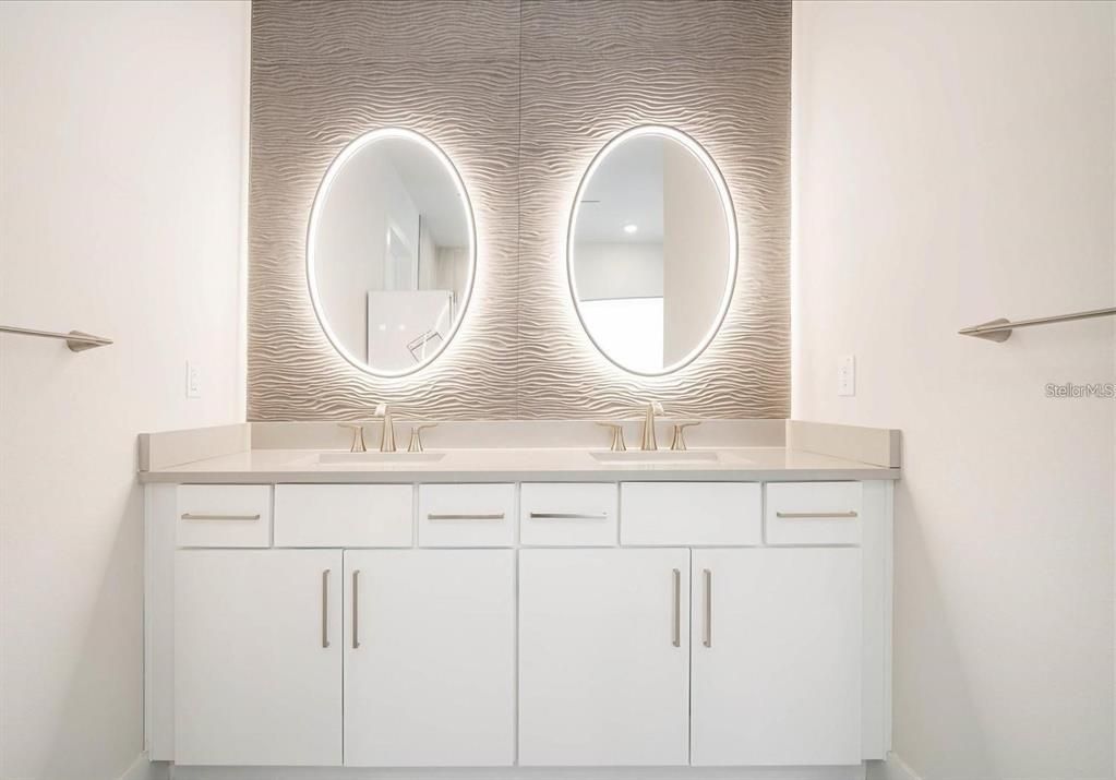 Bathroom, Dual Sink Vanities, Interior