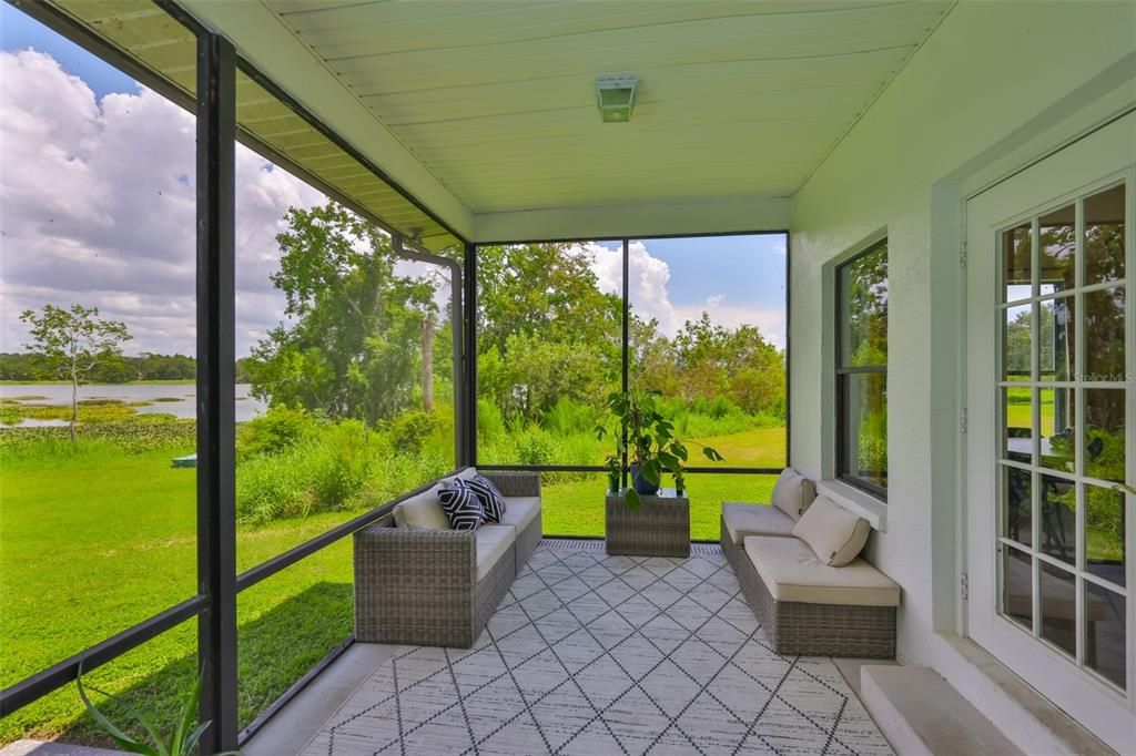 Interior, Sun Room, Water