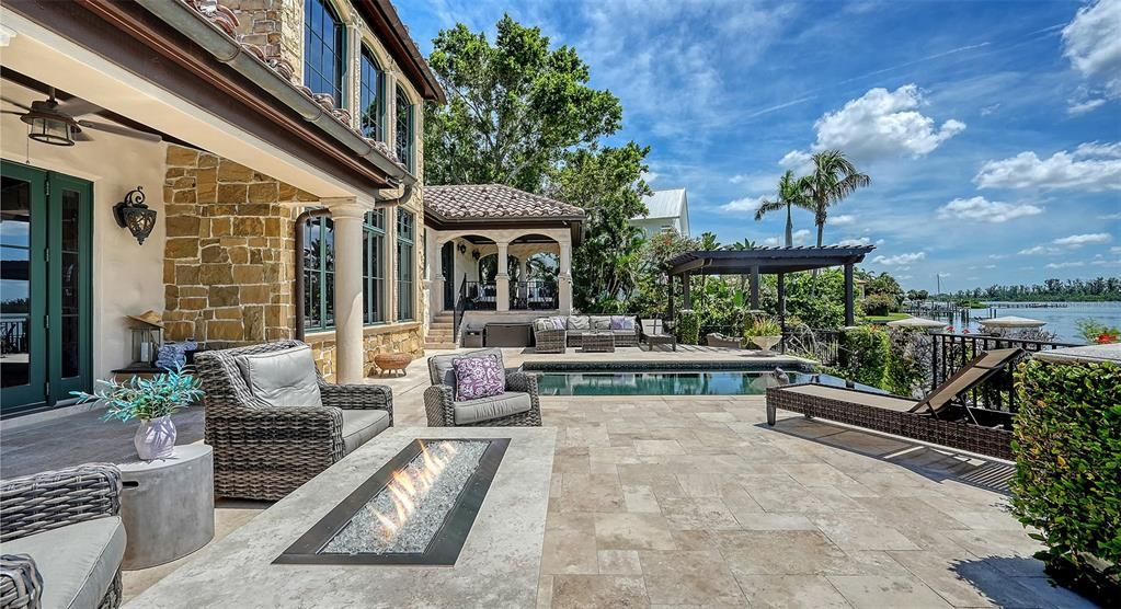 Exterior, Pool, Water
