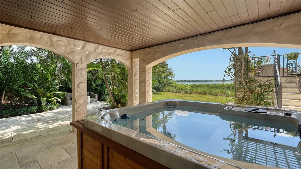 Exterior, Hot Tub, Water