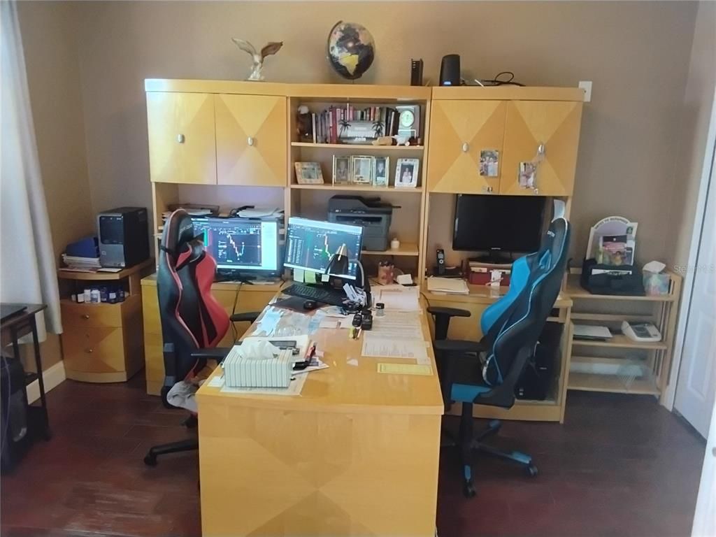 Home Office, Interior