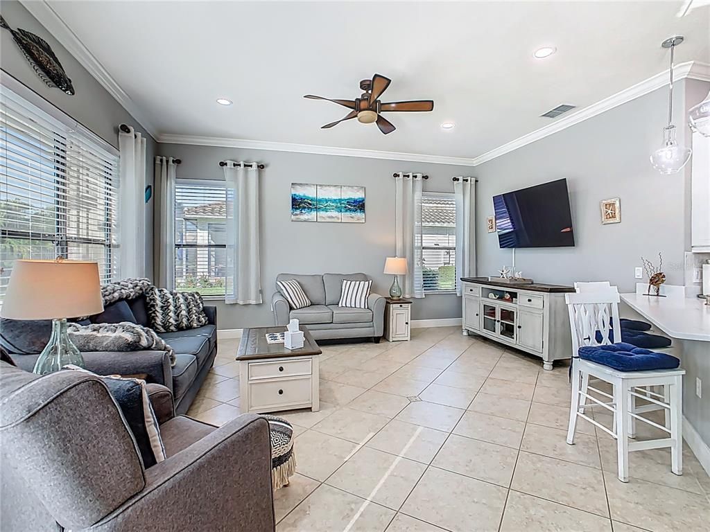 Interior, Living room, Pendant Lights, Recessed Lighting