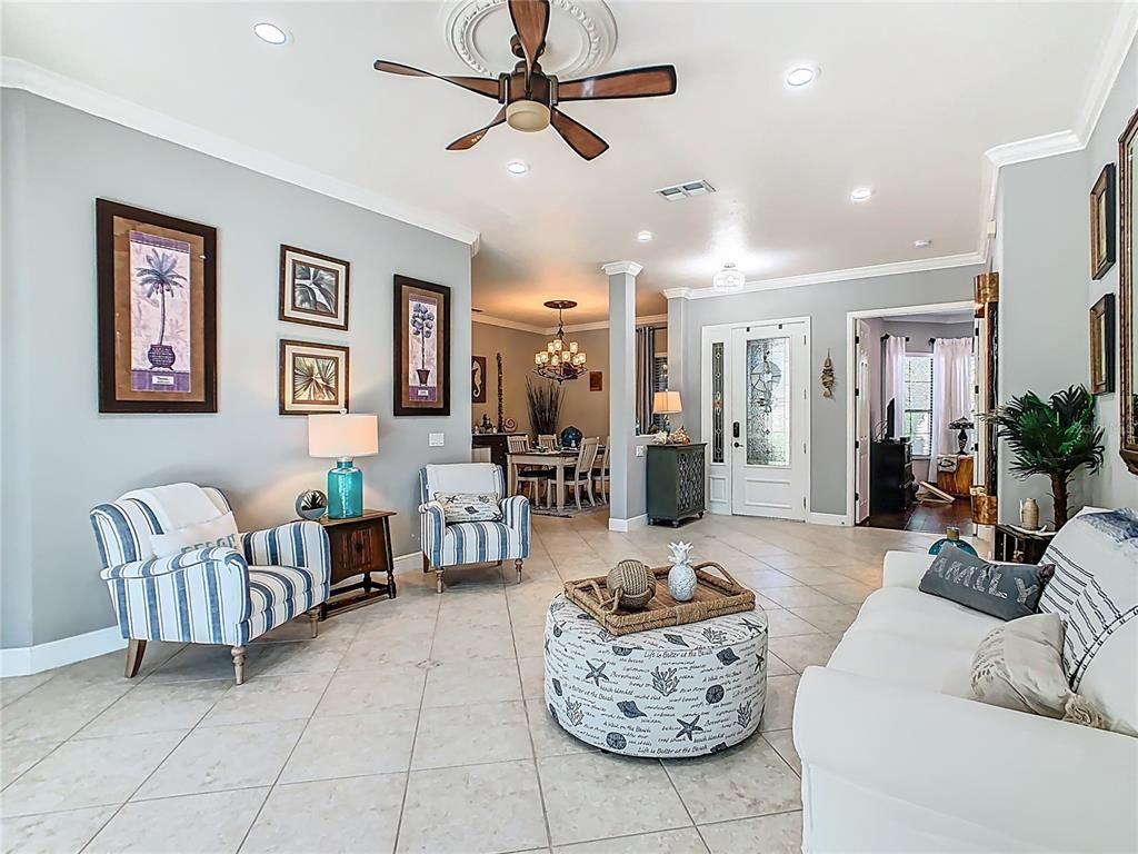 Chandelier, Dining room, Interior, Living room, Recessed Lighting