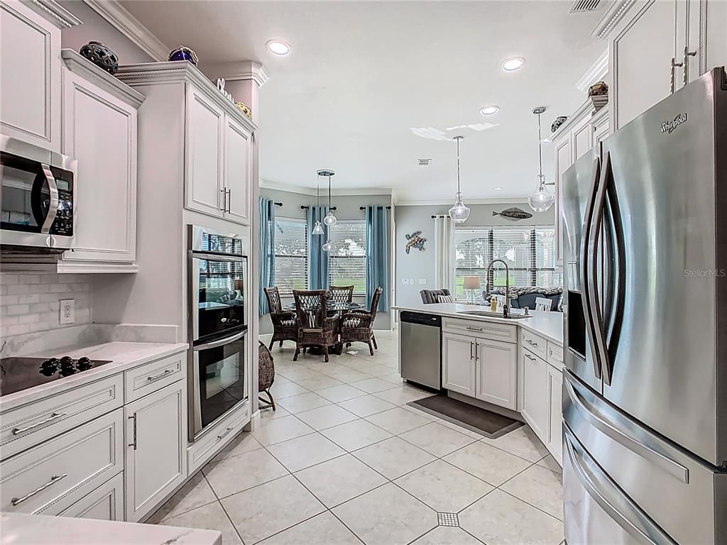 Dining room, Interior, Kitchen, Pendant Lights, Recessed Lighting, Stainless Steel Appliances