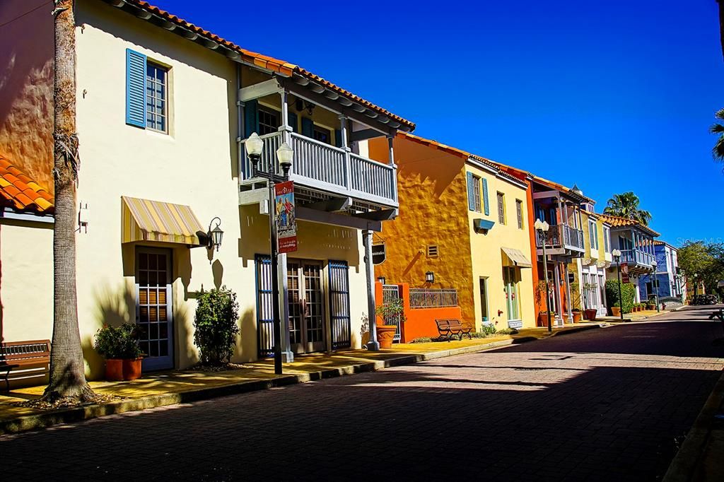 Exterior, Facade, Spanish Mediterranean