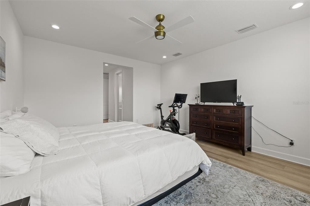 Bedroom, Fitness Equipment, Interior, Recessed Lighting, Wood Texture Flooring