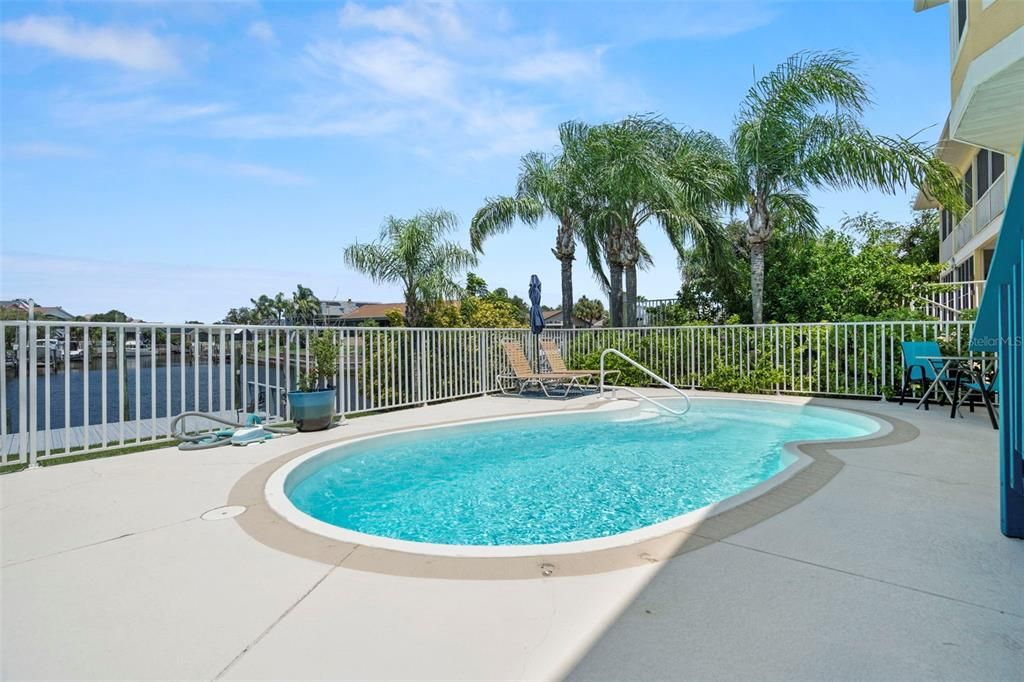 Exterior, Pool